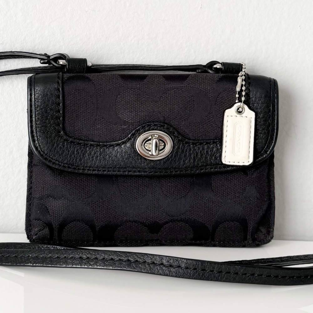 Vintage Coach Signature Turn-lock Wallet Crossbody